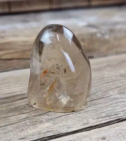 Rökkvarts, polerad kristall stående friform #1