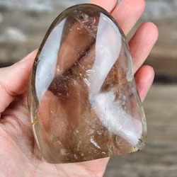 Rökkvarts, polerad kristall stående friform #1