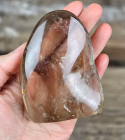 Rökkvarts, polerad kristall stående friform #1