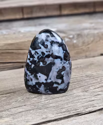 Indigo Gabbro, polerad kristall stående friform #2