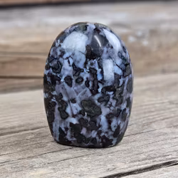 Indigo Gabbro, polerad kristall stående friform #4