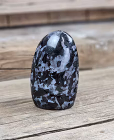 Indigo Gabbro, polerad kristall stående friform #9