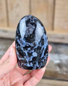 Indigo Gabbro, polerad kristall stående friform #9