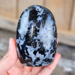 Indigo Gabbro, polerad kristall stående friform #11