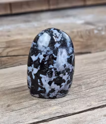 Indigo Gabbro, polerad kristall stående friform #11