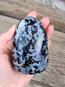 Indigo Gabbro, polerad kristall stående friform #13