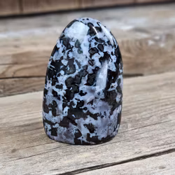 Indigo Gabbro, polerad kristall stående friform #13