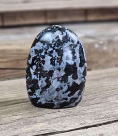 Indigo Gabbro, polerad kristall stående friform #16