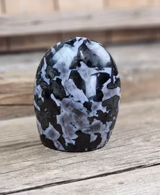 Indigo Gabbro, polerad kristall stående friform #18