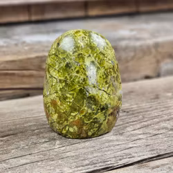 Grön Opal, polerad kristall stående friform #9