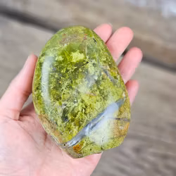 Grön Opal, polerad kristall stående friform #14