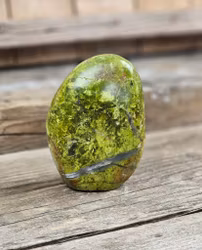 Grön Opal, polerad kristall stående friform #14