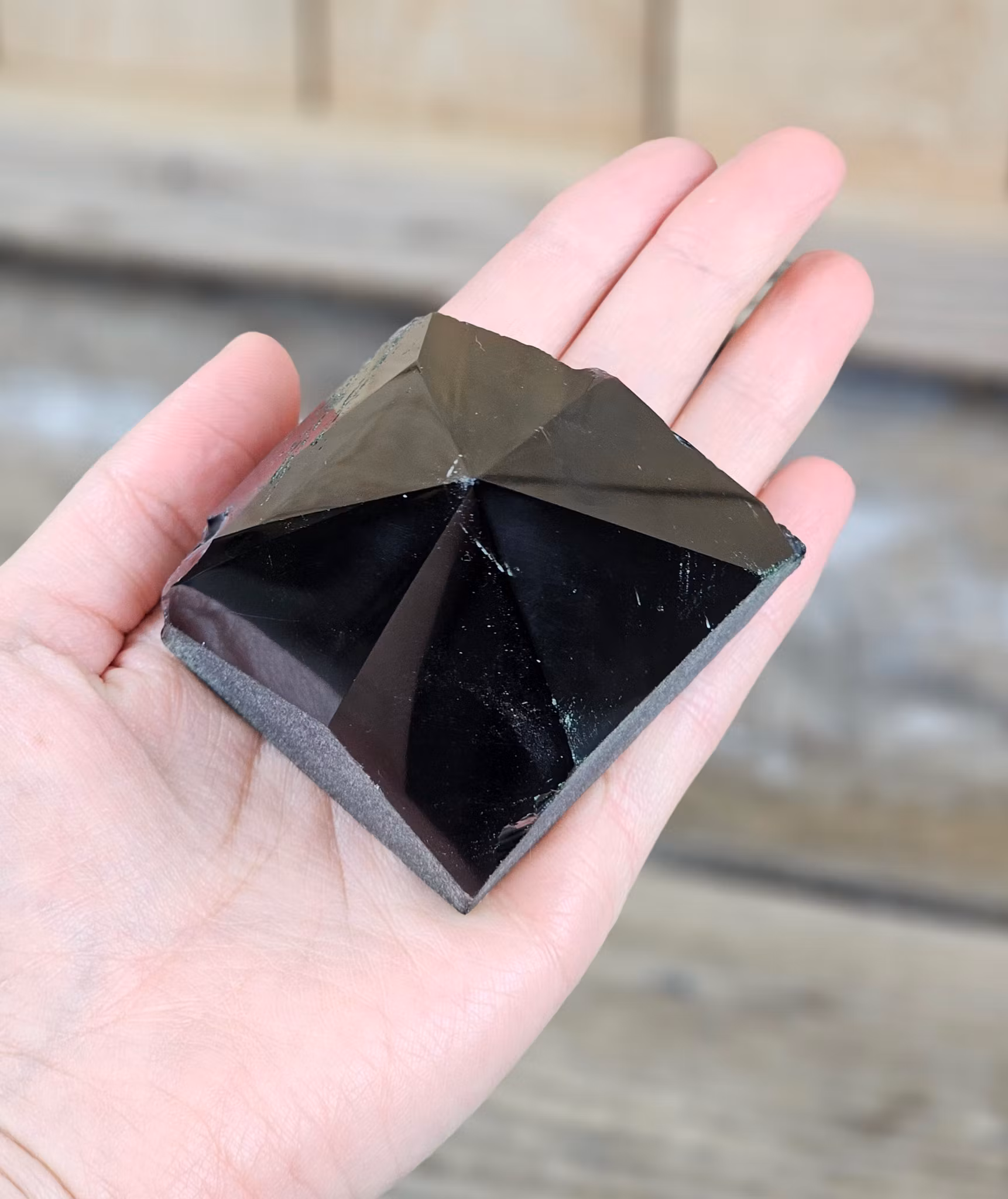 Stående spets, Svart Obsidian