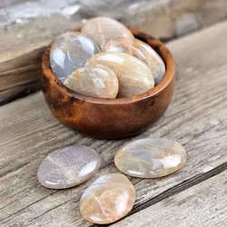 Månsten med skimmer, touchstone