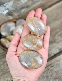 Månsten med skimmer, touchstone