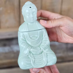 Aromalampa, diffuser ljusgrön keramik sitting Buddha
