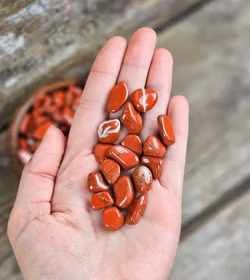 Röd Jaspis, små trumlade