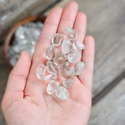 Bergkristall, små trumlade