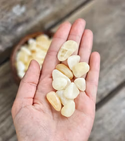 Gul Kalcit, små trumlade