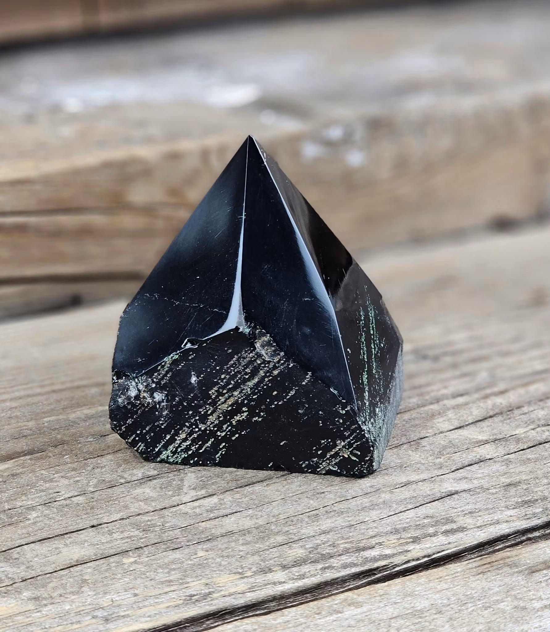 Stående spets, Svart Obsidian
