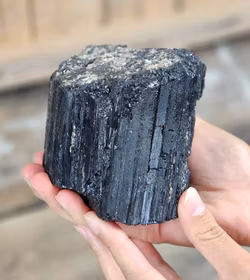 Svart Turmalin rå XL #2