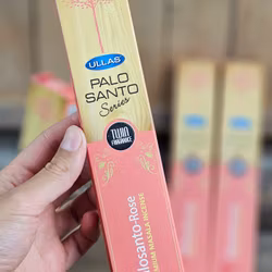 Ullas Palo Santo Serie - Rose, rökelsepinnar