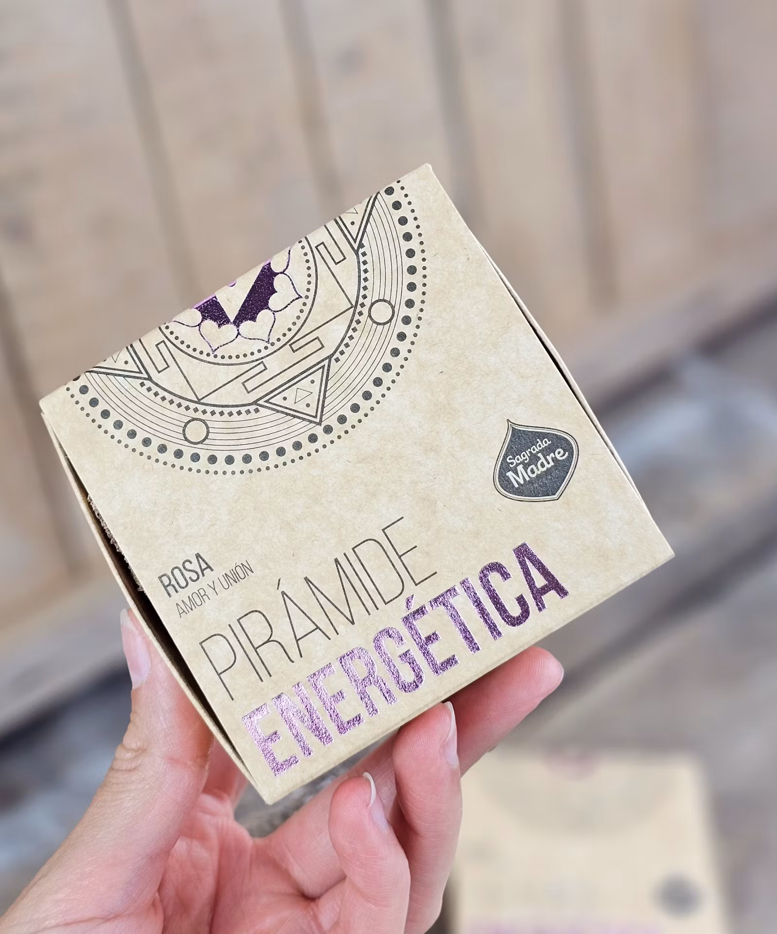 Sagrada Madre - Rosor, energipyramider