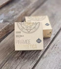 Sagrada Madre - Kamomill & Frankincense, energipyramider