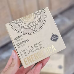 Sagrada Madre - Kamomill & Frankincense, energipyramider