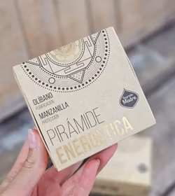 Sagrada Madre - Kamomill & Frankincense, energipyramider