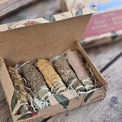 Sagrada Madre Sahumitos - Smudge Box x 5 Herbs & Woods