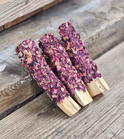 Palo Santo (Heligt trä), smudge med Rosor