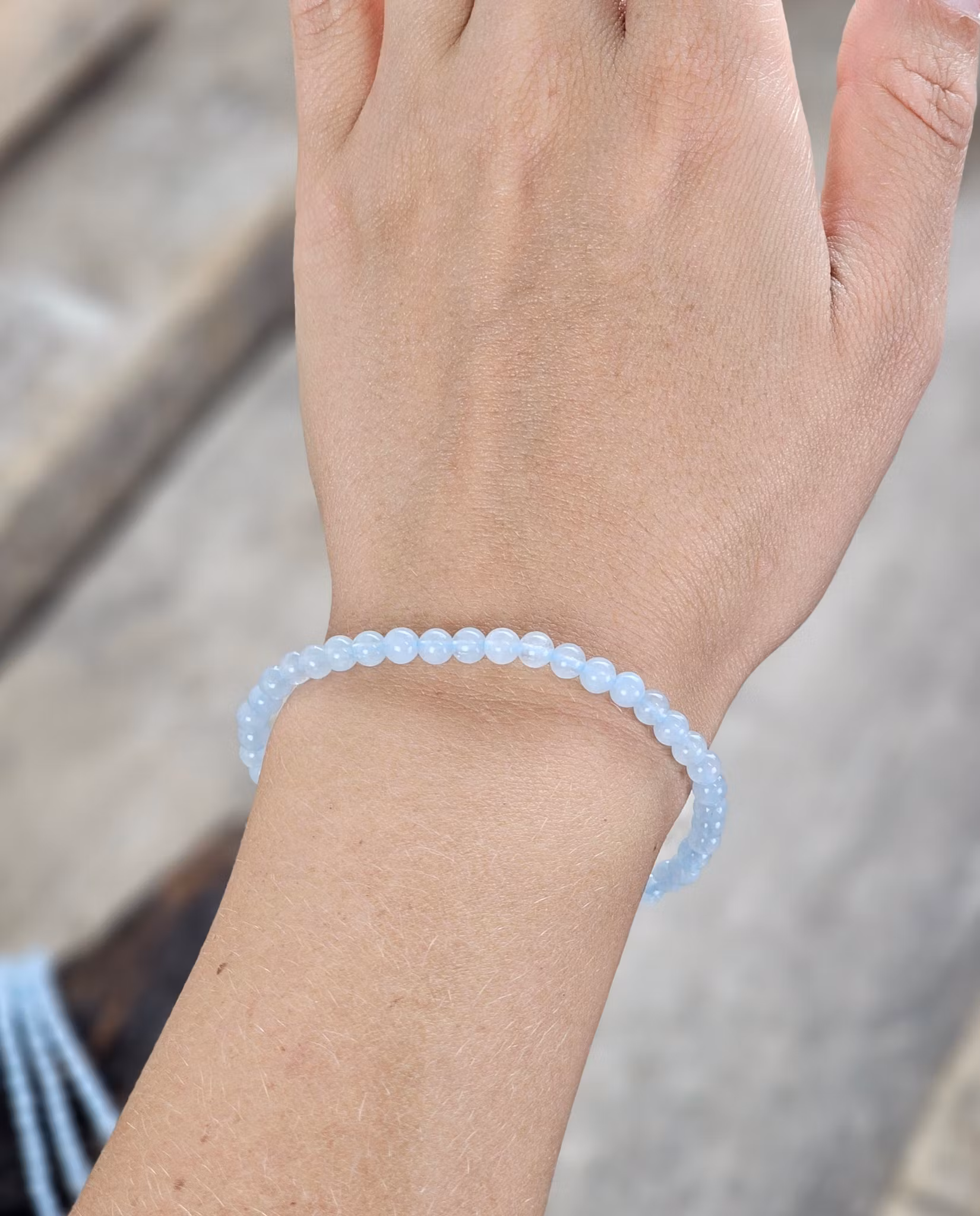 Akvamarin, armband 4mm runda pärlor