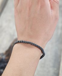 Hematit, armband 4mm runda pärlor