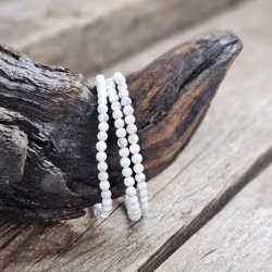 Howlit, armband 4mm runda pärlor
