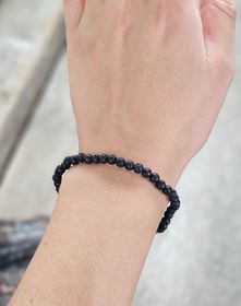 Lavasten, armband 4mm runda pärlor