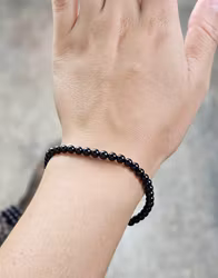 Svart Turmalin, armband 4mm runda pärlor