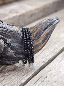 Svart Turmalin, armband 4mm runda pärlor