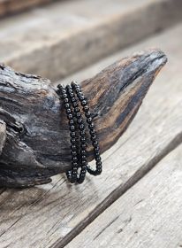 Svart Spinell, armband 4mm runda pärlor