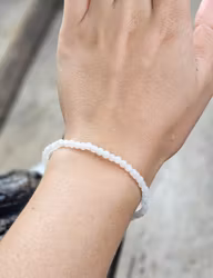 Vit Regnbågsmånsten, armband 4mm runda pärlor