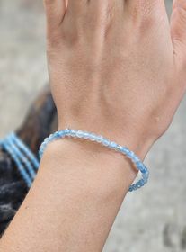 Akvamarin, armband 4mm facetterade pärlor