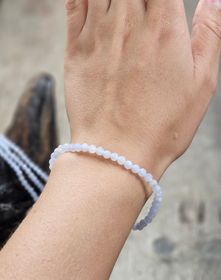 Blå Kalcedon, armband 4mm facetterade pärlor