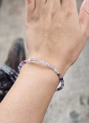 Regnbågsfluorit, armband 4mm facetterade pärlor