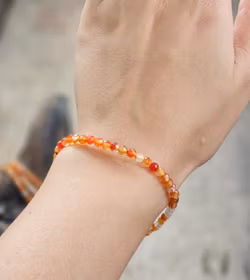 Karneol, armband 4mm facetterade pärlor