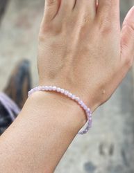 Kunzit, armband 4mm facetterade pärlor