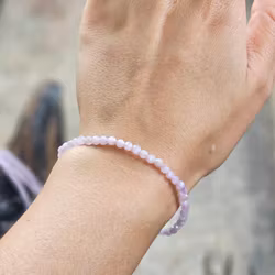 Kunzit, armband 4mm facetterade pärlor
