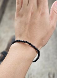 Onyx, armband 4mm facetterade pärlor