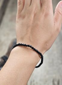 Onyx, armband 4mm facetterade pärlor
