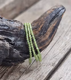 Peridot (Olivin), armband 4mm facetterade pärlor