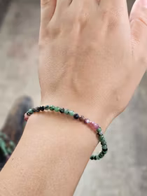 Zoisit med Rubin, armband 4mm facetterade pärlor
